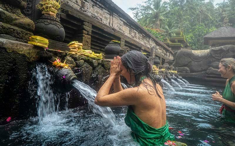 Tirta empul holy spring temple